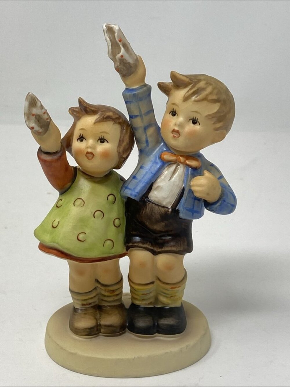 Goebel Hummel Auf Wiedersehen # 153 TMK4 Figurine Germany Boy & Girl Waving Bye